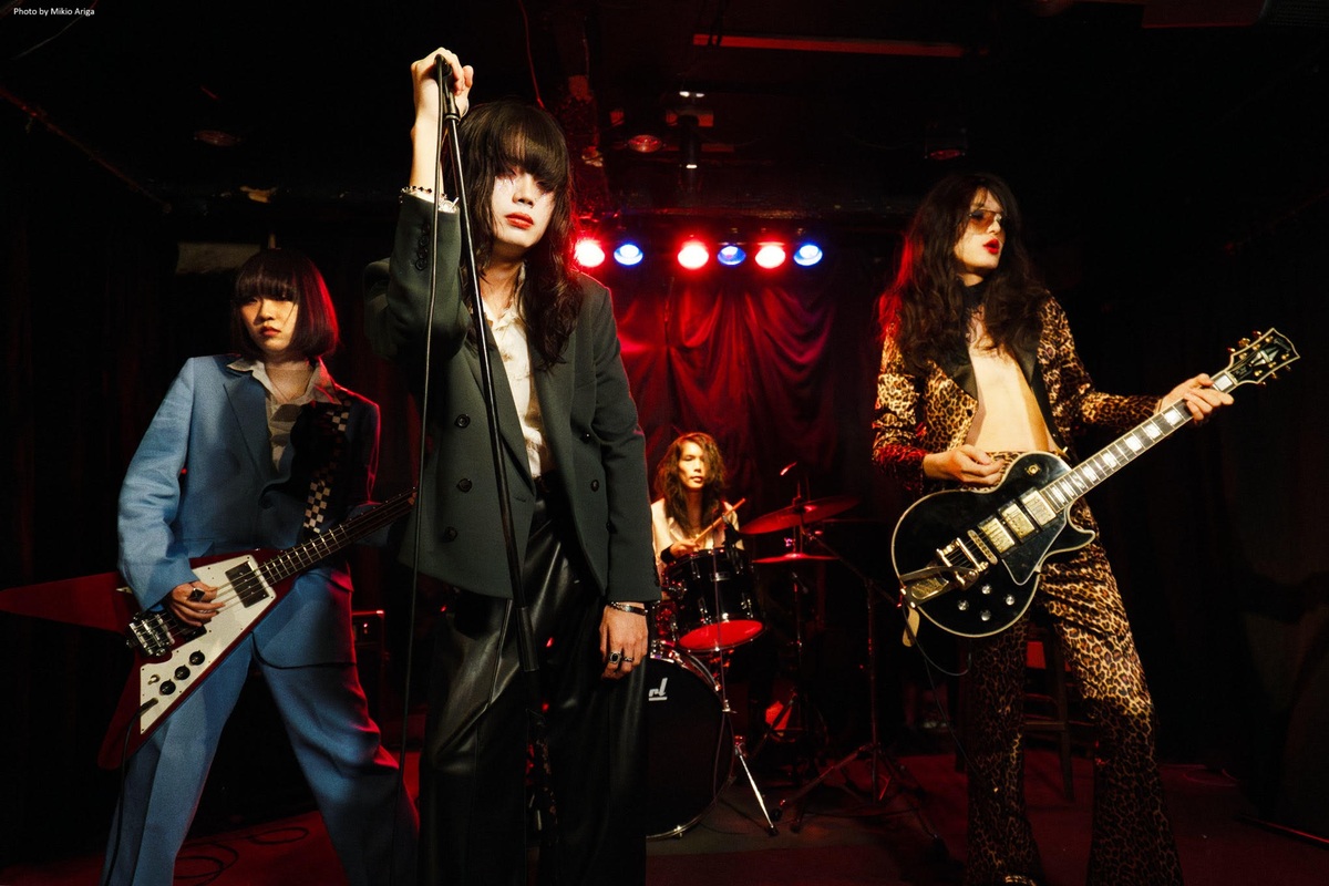 暴動クラブ、メジャー・デビュー・アルバム『暴動遊戯』より完全自主